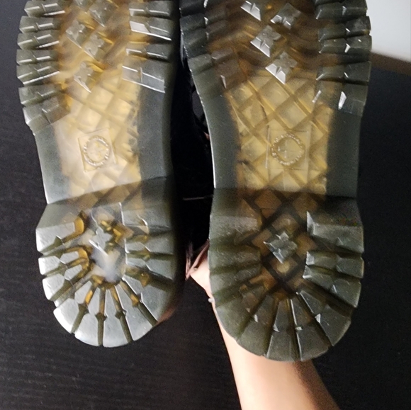 Dr. Martens girls shoes size 2 - Picture 6 of 6